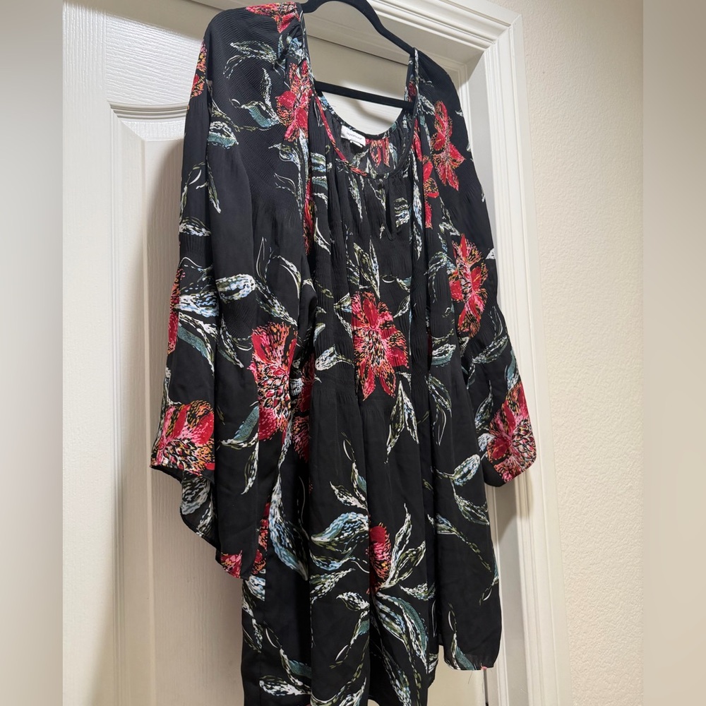 Avenue Black and Red Floral Kimono